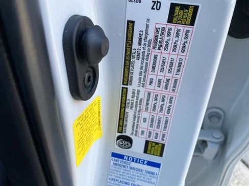 Used 2022 Toyota RAV4 XLE image 37