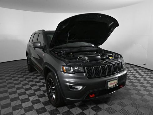Used 2020 Jeep Grand Cherokee Trailhawk AWD/4WD image 32