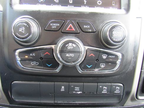 Used 2019 RAM 1500 Big Horn RWD image 22