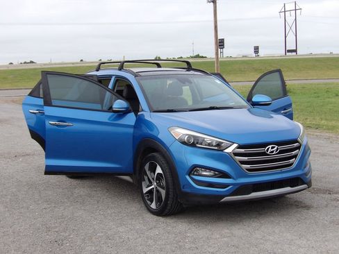 Used 2017 Hyundai Tucson Limited w/ Limited Ultimate Package 03 FWD image 26