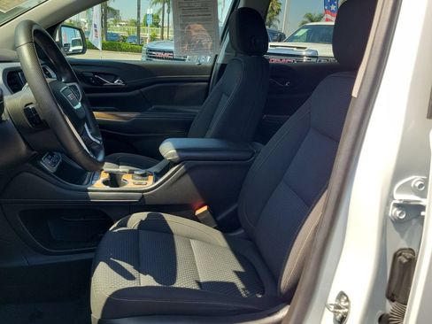 Used 2023 GMC Acadia SLE w/ Driver Convenience Package FWD image 18