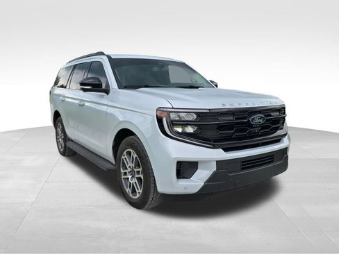 Used 2026 Ford Expedition Active AWD/4WD image 11