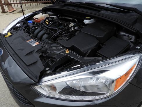Used 2017 Ford Focus SE FWD image 43