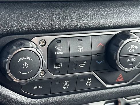 New 2026 Jeep Gladiator Sport AWD/4WD image 30