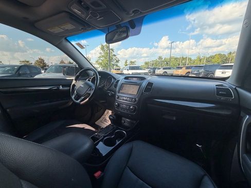 Used 2014 Kia Sorento EX w/ EX V6 Touring Package AWD/4WD image 12