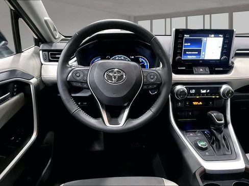 Used 2021 Toyota RAV4 Limited AWD/4WD image 8