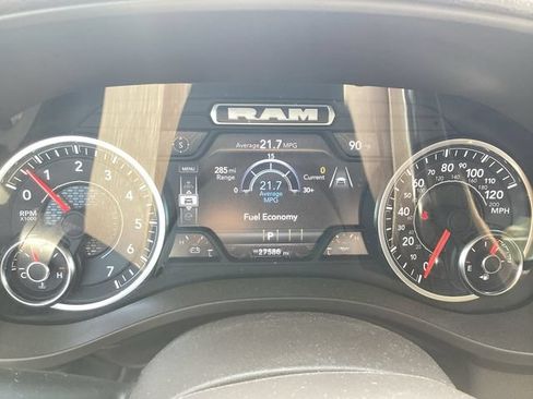 Certified 2025 RAM 1500 Laramie AWD/4WD image 12