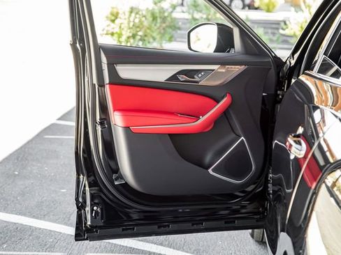 New 2026 Jaguar F-PACE R-Dynamic S image 11