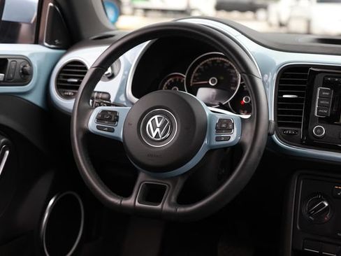 Used 2013 Volkswagen Beetle 2.5 Fender FWD image 32