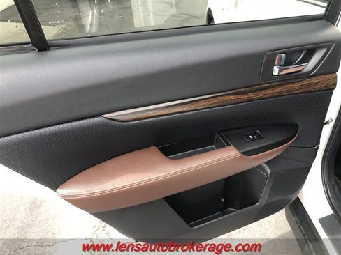 Used 2013 Subaru Outback 2.5i Limited AWD/4WD image 16