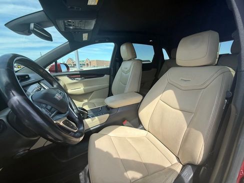Used 2018 Cadillac XT5 Luxury w/ Driver Awareness Package AWD/4WD image 28