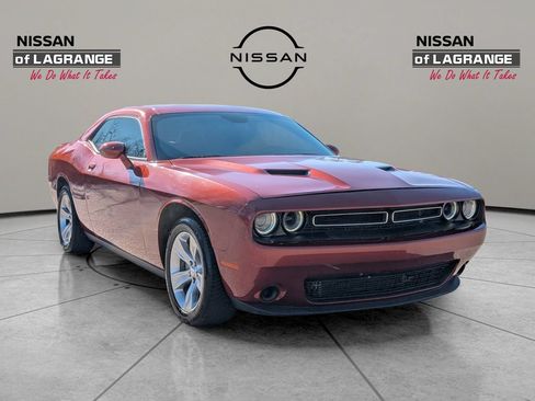 Used 2021 Dodge Challenger SXT RWD image 3