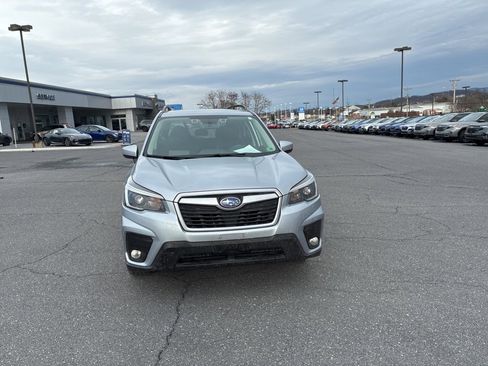 Used 2021 Subaru Forester Premium image 2