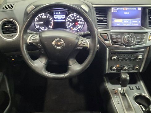 Used 2019 Nissan Pathfinder SL image 22