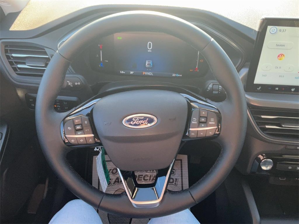 New 2025 Ford Escape SE FWD image 20
