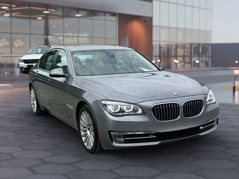 Used 2013 BMW 750Li RWD image 17