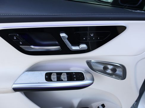 Certified 2023 Mercedes-Benz GLC 300 image 6