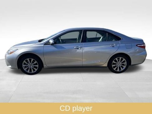 Used 2015 Toyota Camry LE image 5