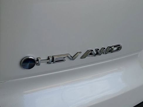 Used 2026 Toyota Crown Signia AWD/4WD image 8