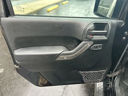 Used 2018 Jeep Wrangler Unlimited Sport S image 15