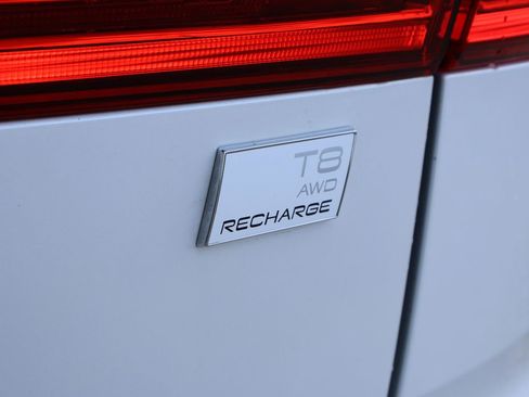 Used 2023 Volvo XC60 T8 Ultimate w/ Climate Package AWD/4WD image 9