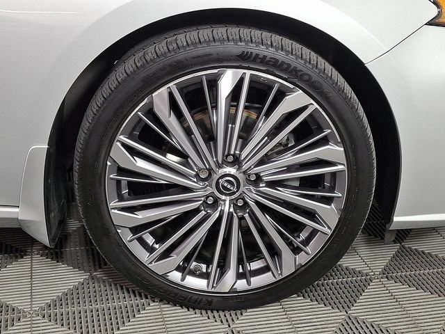Used 2024 Nissan Altima 2.5 SL FWD image 11