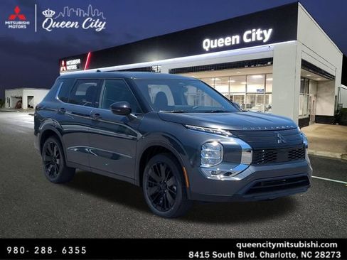 New 2026 Mitsubishi Outlander LE FWD image 1