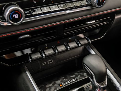 Used 2024 Chevrolet Colorado Z71 w/ Z71 Convenience Package 2 image 60