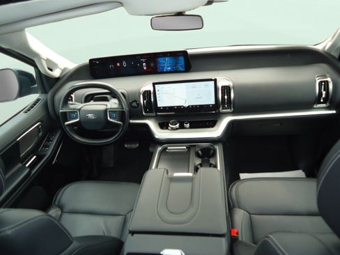 Used 2025 Ford Expedition Max Platinum AWD/4WD image 11
