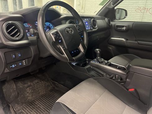 Used 2023 Toyota Tacoma TRD Off-Road image 10