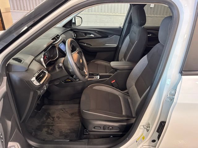 Used 2023 Chevrolet TrailBlazer LT w/ Convenience Package AWD/4WD image 10