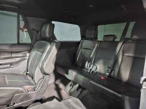 Used 2020 Ford Expedition XLT w/ Equipment Group 202A AWD/4WD image 38