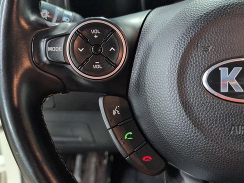 Used 2017 Kia Soul + w/ Designer's Package FWD image 10