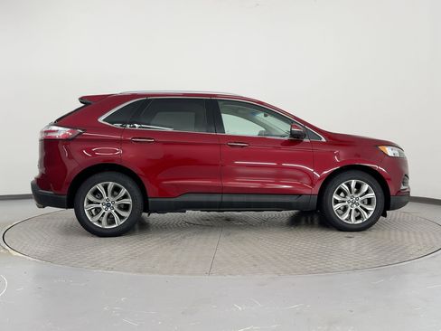 Used 2019 Ford Edge Titanium image 8