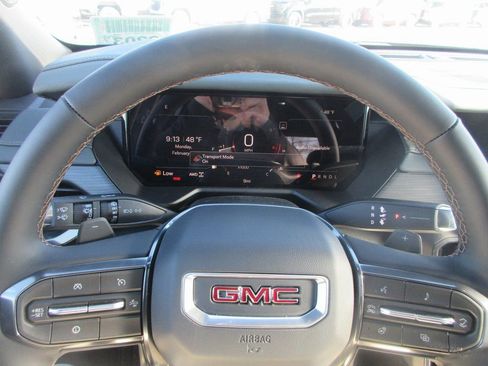 New 2026 GMC Acadia AT4 w/ Luxury Package AWD/4WD image 18