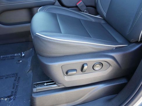 Used 2025 GMC Yukon Elevation image 25