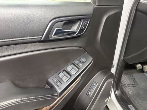 Used 2018 Chevrolet Suburban LT AWD/4WD image 29