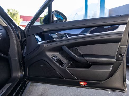 Used 2015 Porsche Panamera image 39