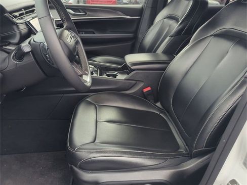 Used 2024 Jeep Grand Cherokee Limited 4xe image 11