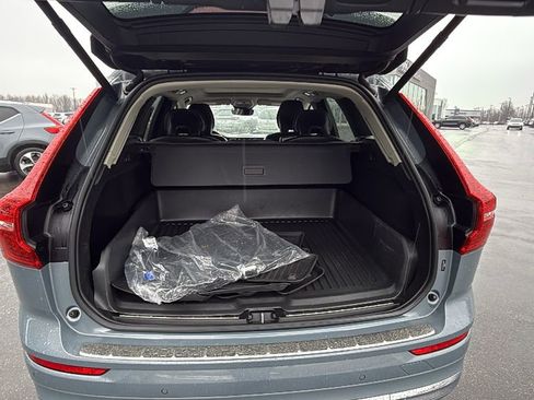 Certified 2023 Volvo XC60 B5 Plus image 28