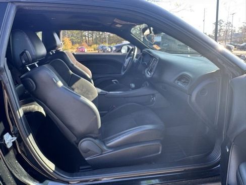 Used 2018 Dodge Challenger SXT Plus image 8