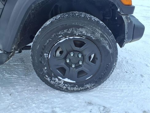 Used 2021 Jeep Wrangler Unlimited Sport image 31