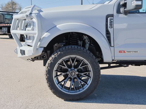 New 2025 Ford F250 Lariat w/ Lariat Ultimate Package image 13