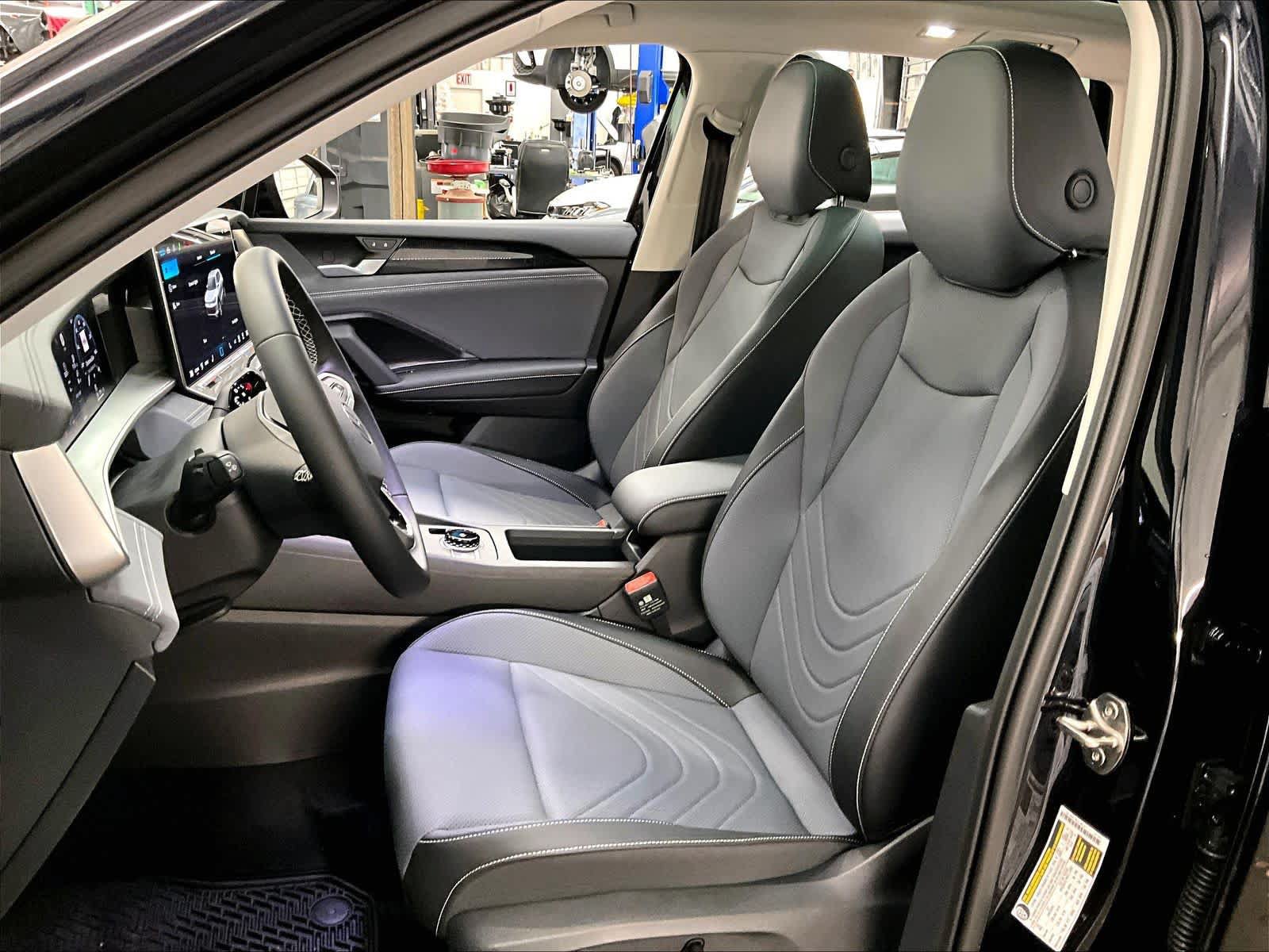 New 2026 Volkswagen Tiguan SE AWD/4WD image 11