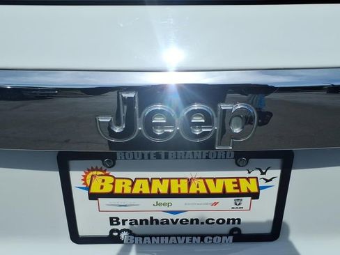 Used 2013 Jeep Grand Cherokee Laredo w/ Laredo E Group AWD/4WD image 15