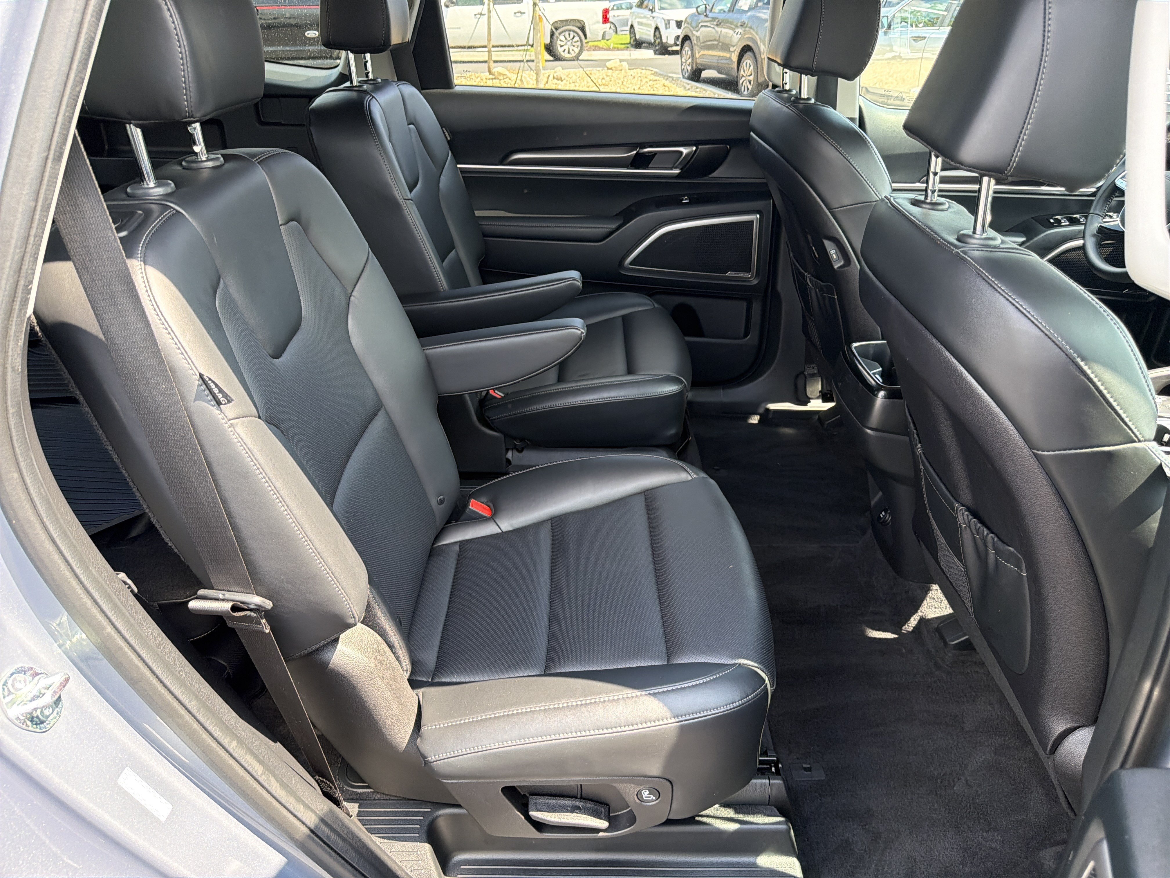Used 2025 Kia Telluride S FWD image 15