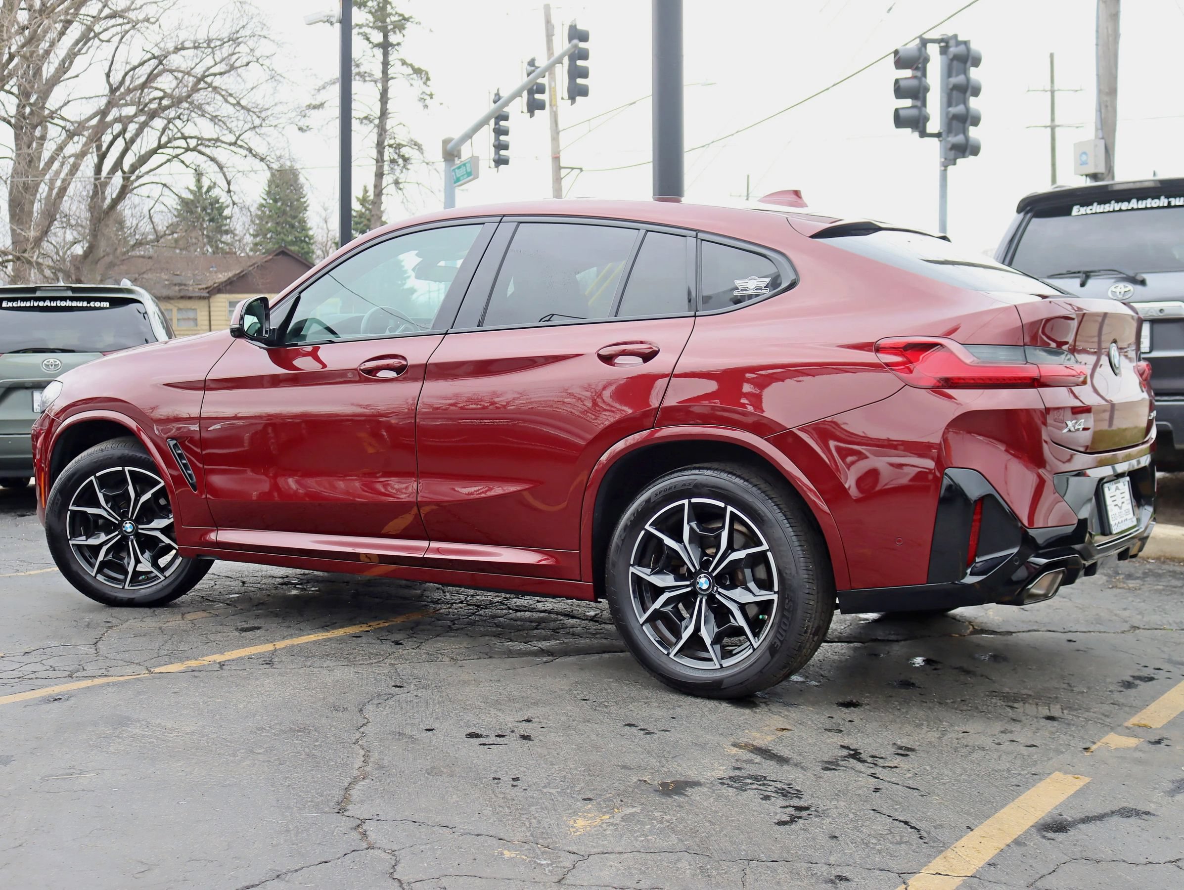 Used 2023 BMW X4 xDrive30i w/ M Sport Package AWD/4WD image 12