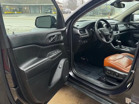 Used 2017 GMC Acadia SLT image 9