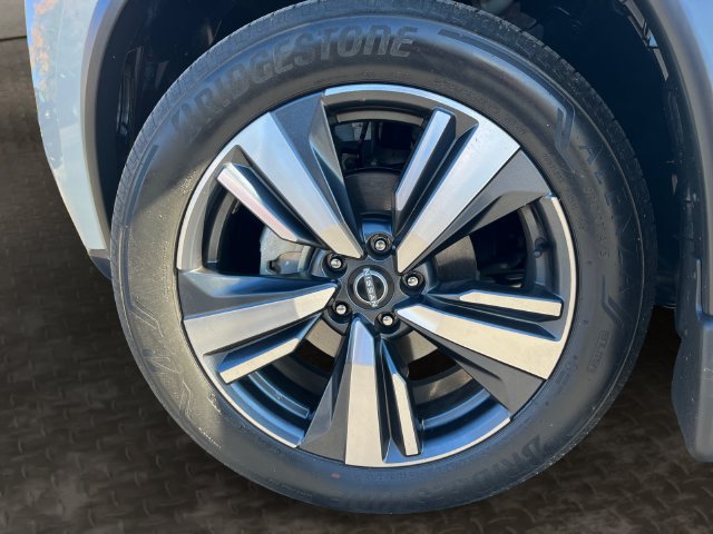 Certified 2023 Nissan Rogue SL AWD/4WD image 11
