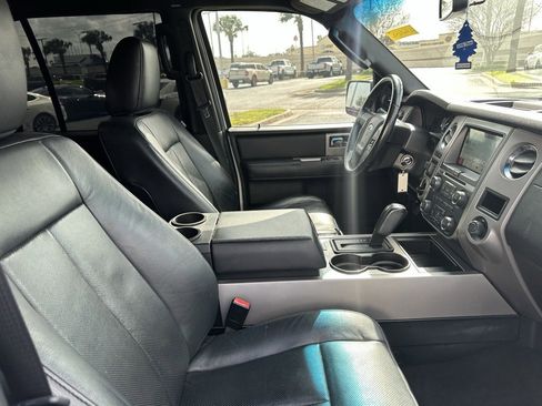 Used 2017 Ford Expedition XLT w/ Equipment Group 202A image 25